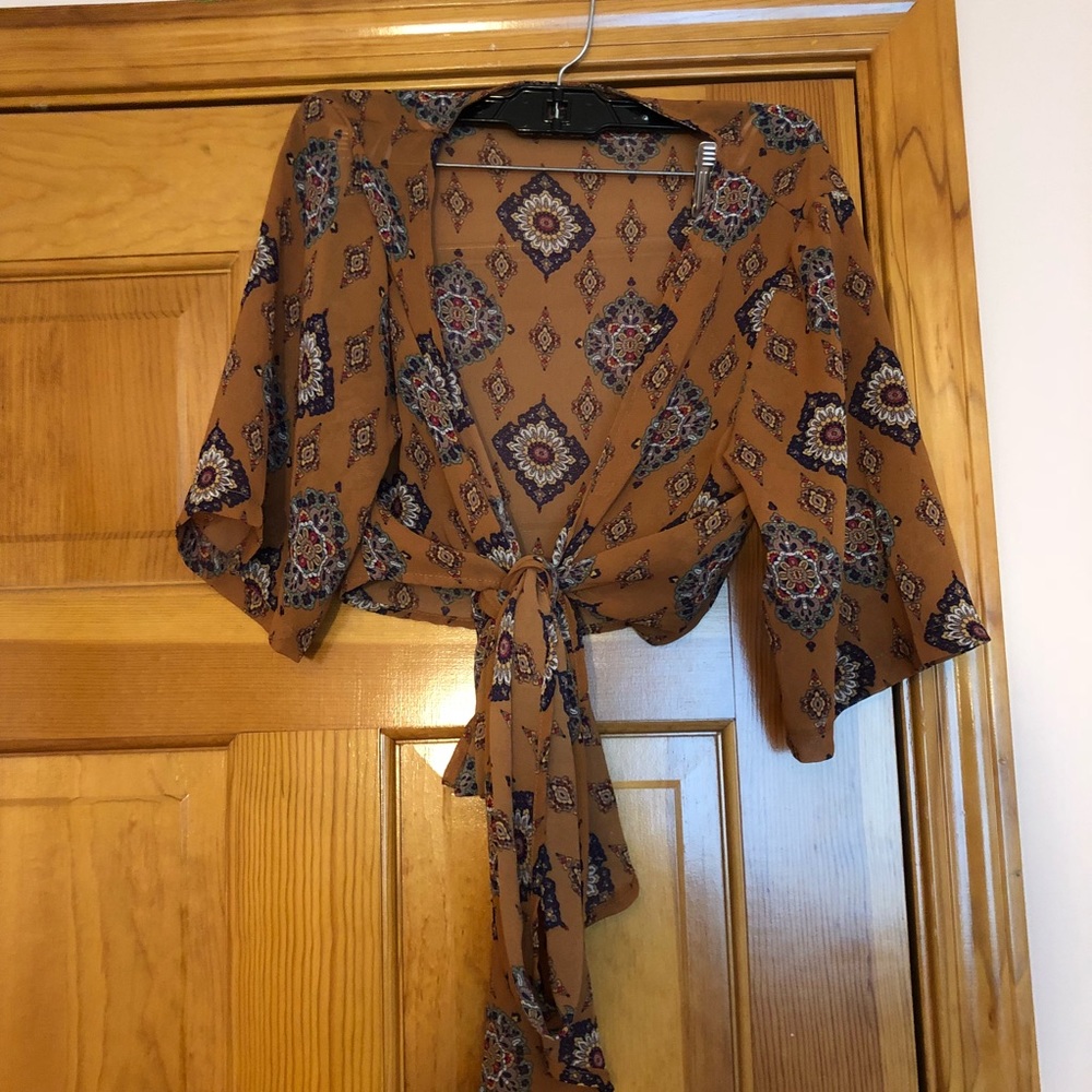 Tie-front top